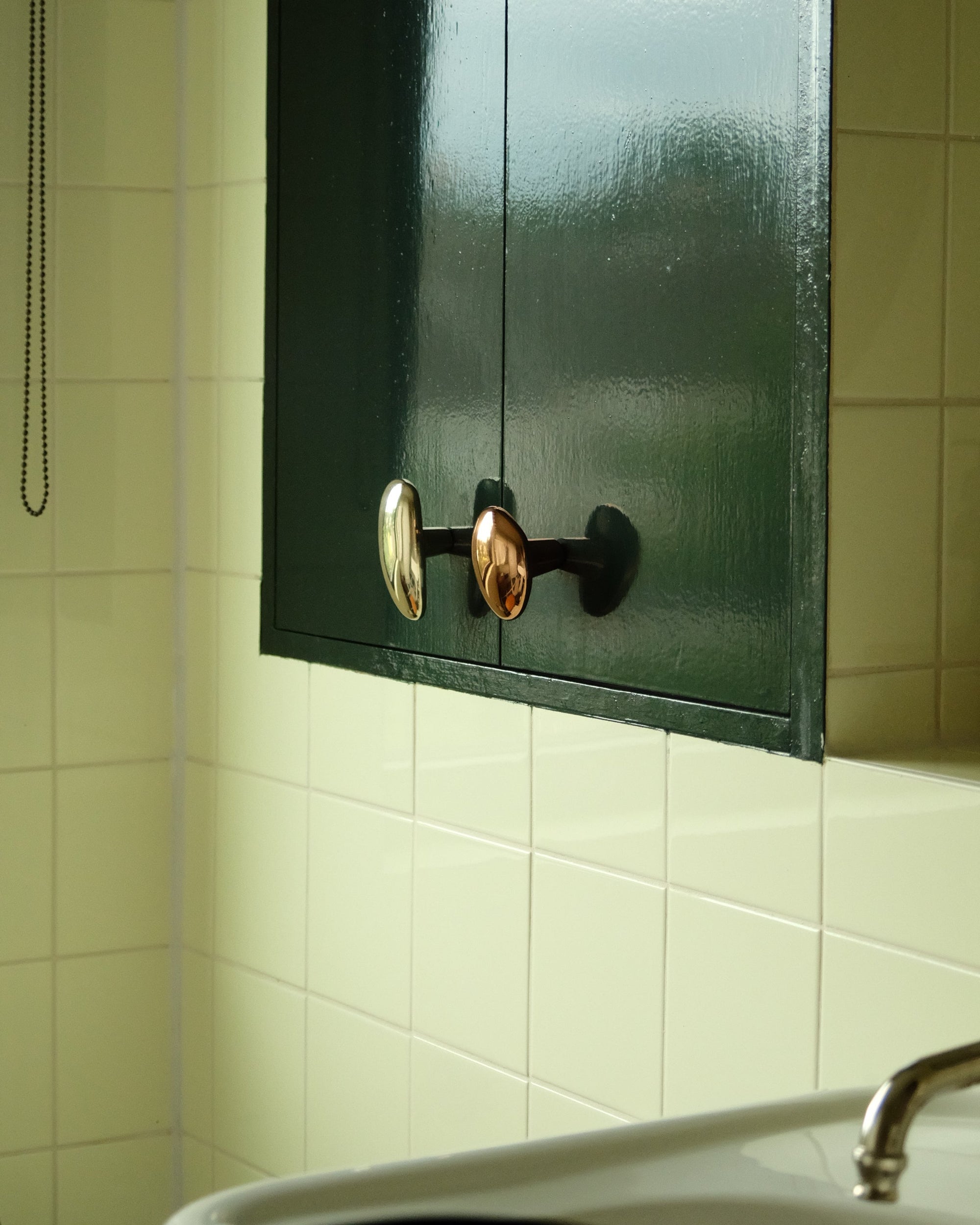 MOMI Knob/Hook Short