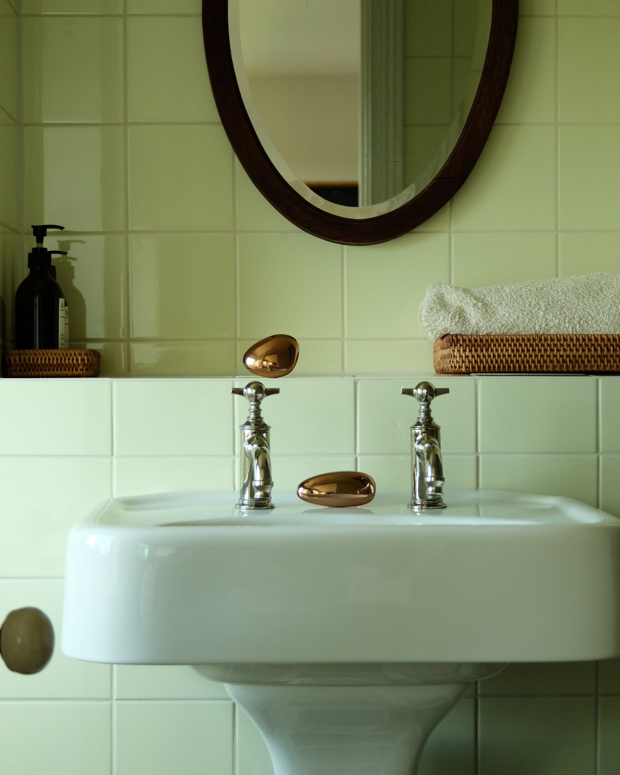 MOMI Knob/Hook Short