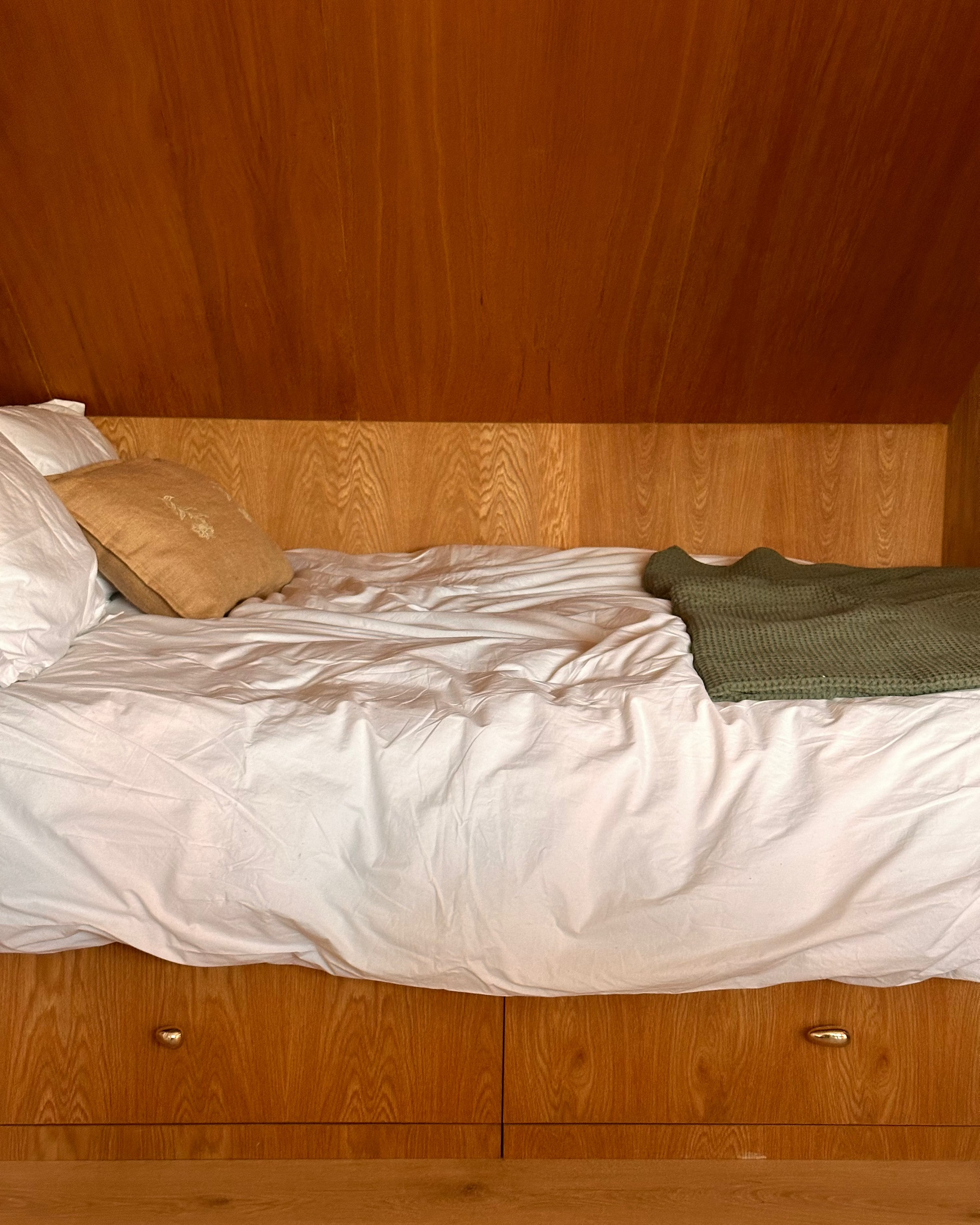 MOMI Knob/Hook Long Mini